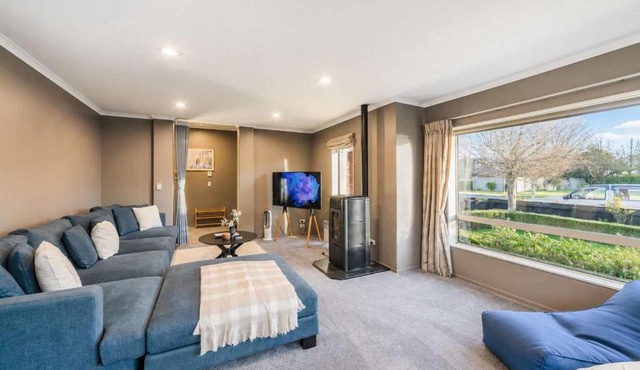 Christchurch 4BR Home Near Halswell Quarry in Christchurch