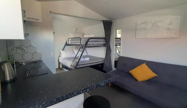 Christchurch Airport Tiny House 6 mins from Airport in Christchurch