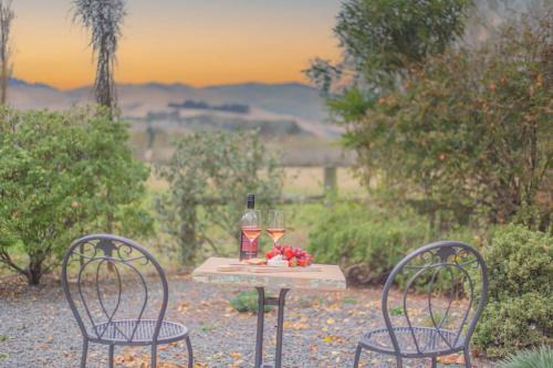 City Break Cottage for couples 27 mins CHC Airport in Christchurch