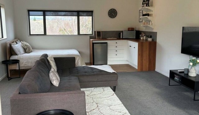 Clydesvale Apartment in Springvale