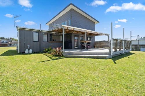 Coastal Comfort - Foxton Beach Holiday Home in Foxton Beach