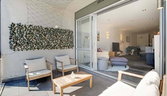 Comfortable city fringe Apt Near Basque Park