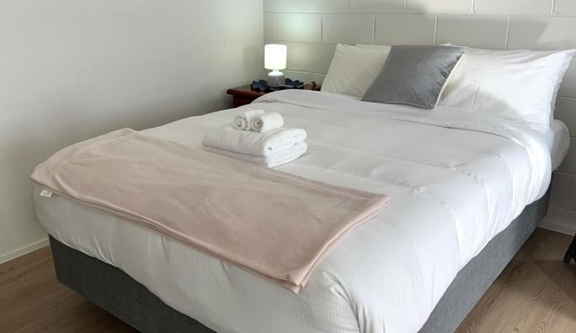 Comfy and Modern Self Contained Studio in Epsom