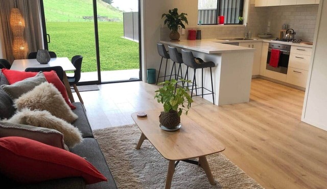 Cosy Farmstay with pet farm animals and spa., Cosy Farmstay, near beach with pet farm animals in Papamoa Beach