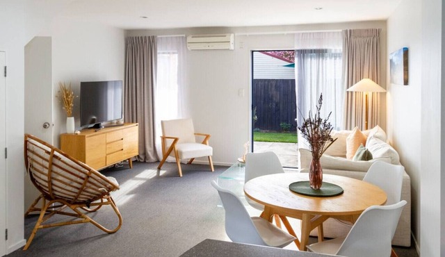Cosy Sydenham 3BR Family Stay w/Garage & Carpark in Christchurch