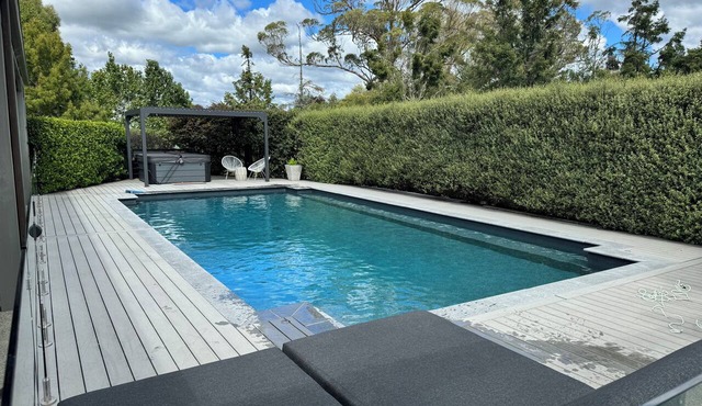 Country resort - Have fun with your extended family at this stylish home in Whakamārama