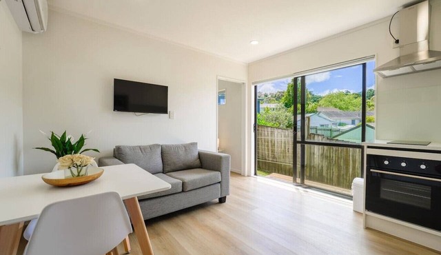 Cozy & Convenient 2-Bedroom Home in North Auckland