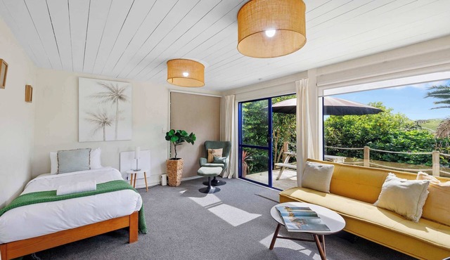 Cozy Studio in Oakura Village