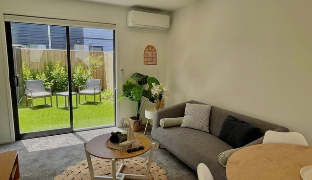 Delightful 1 Bed 1 Bath Suite in Auckland