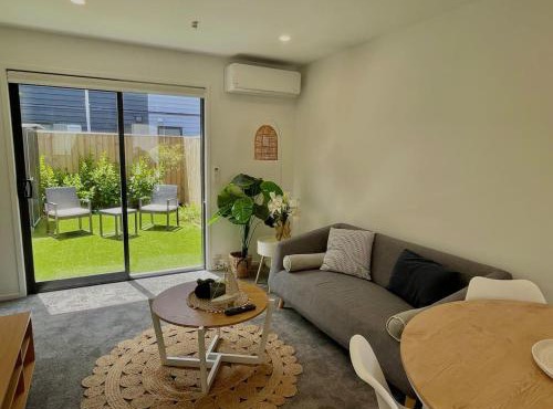 Delightful 1 Bed 1 Bath Suite in Auckland