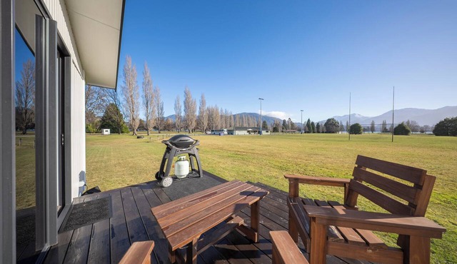 Dusky Rugby Unit - Te Anau Holiday Home in Te Anau