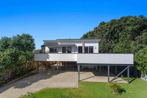 Elevated Beach Oasis - Ohope Beach Holiday Home in Ohope