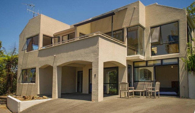 Estuary Escape - Whangamata Holiday Home in Whangamata