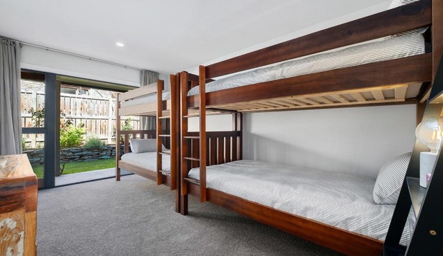 Eureka Cottage - Arrowtown Holiday Home in Arrowtown