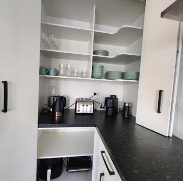 Evolve! Brand new home on Pioneer mins from PN CBD