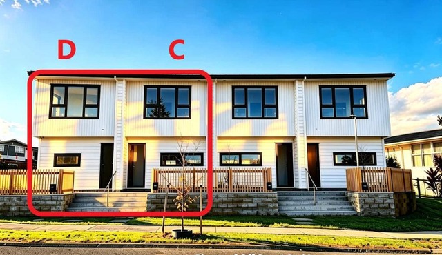F AKL Airport 2 Neighbour Homes Sleeps 12 in Auckland
