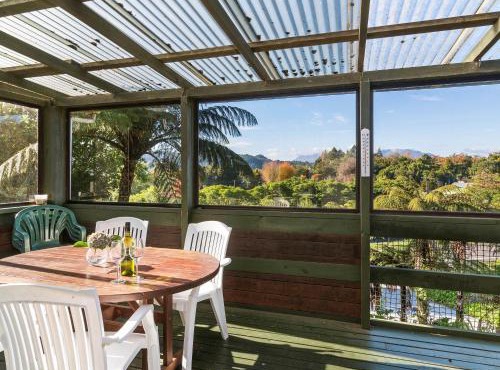 Family Fun at The Lake - Lake Tarawera Home in Rotorua