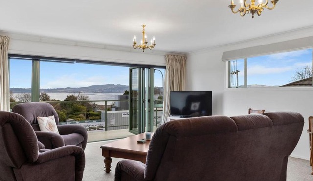 Family Haven Lake Taupo Escape in Taupo