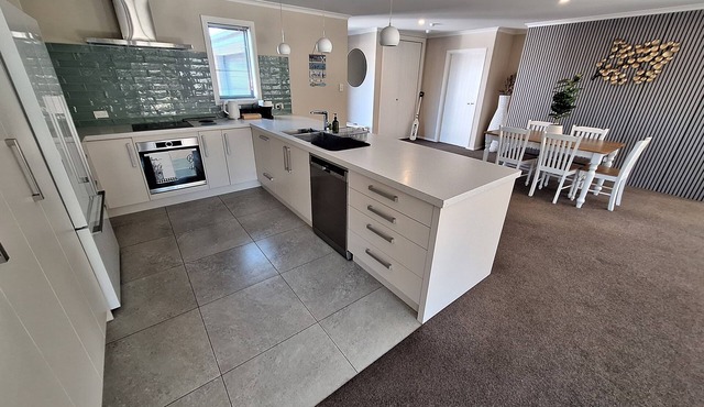 Family Paradise Retreat 3BRHaven with Sauna and Massage Chair in Rolleston