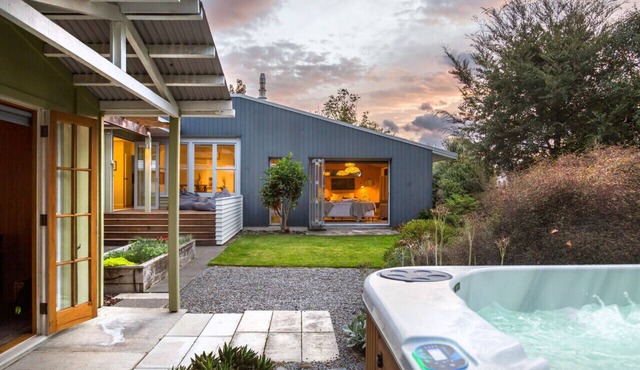Family Retreat, Martinborough