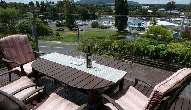 Fantastic panoramic views from River, Marina to Lake. Private & Close to Town. in Nukuhau