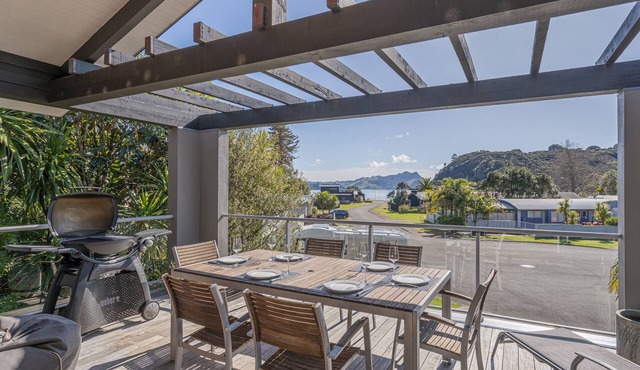 Flaxmill Treasure - Cooks Beach Holiday Home in Cooks Beach