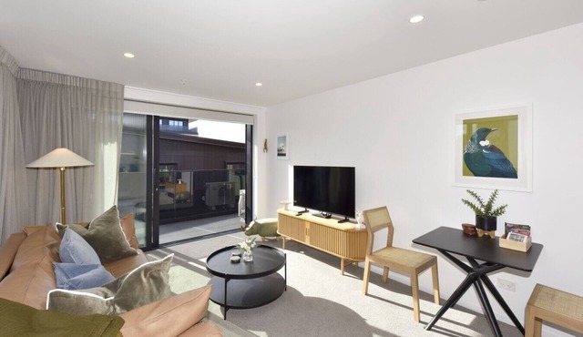 Free Carpark & Stylish City Apartment Near Te Kaha in Christchurch