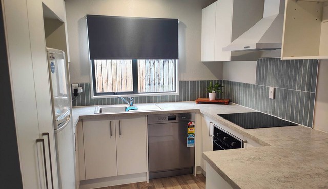 Fresh, Cosy & Handy to CBD, Lake, Waikato Hospital, Gym and Dinsdale Shops in Hamilton