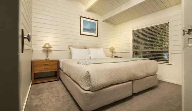 Furneaux Lodge in Endeavour Inlet