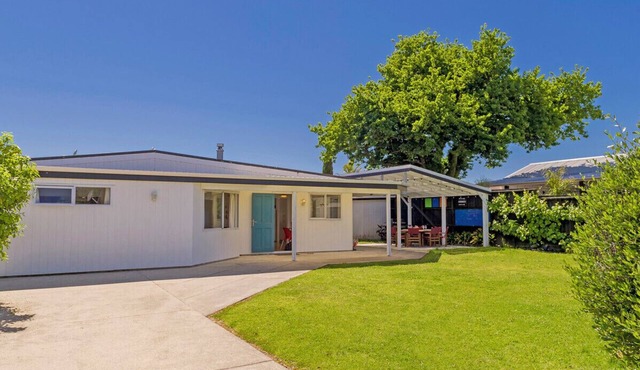 Gone Coastal - Whangamata Holiday House in Whangamata