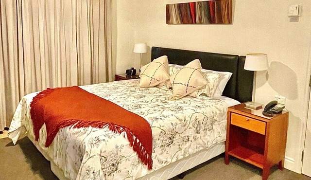 Gorgeous unit in the heart of the city - Best Rate