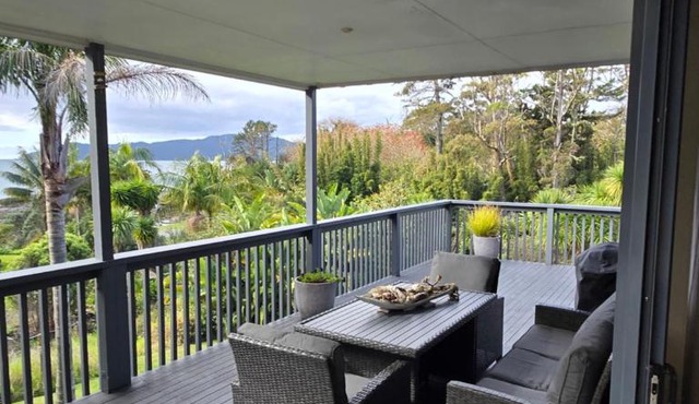 Harrisons Retreat Premium Stay