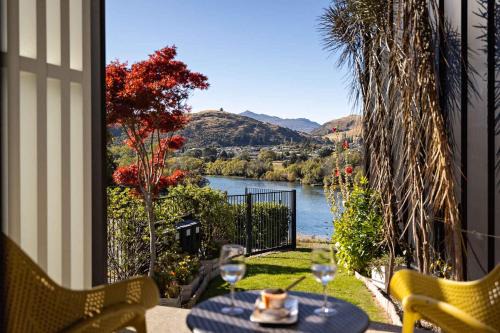 Haven on the Lake Front in Queenstown