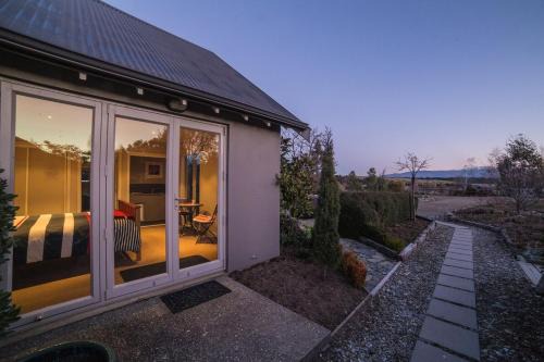 hawea river retreat in Wanaka