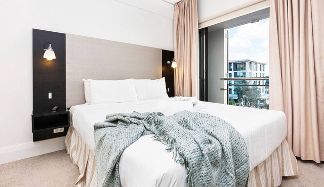 Heart of the Viaduct Waterfront Views & 2 Bedrooms in Auckland