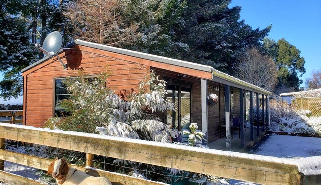Height of Dunedin Farm - Warm Private Standalone Chalet with Panoramic Night Skies in Dunedin