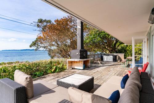 Herons Hideaway - Snells Beach Holiday Home in Auckland