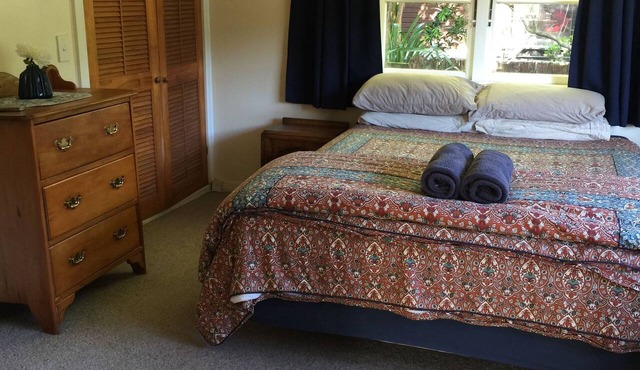 Historic Family Villa . Listen to the birds and river! in Reefton