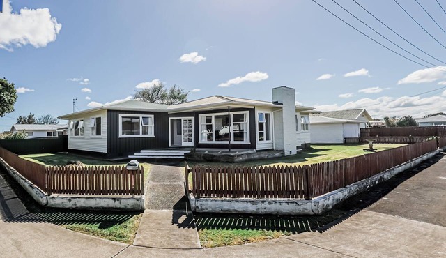 Home Away From Home - Levin Holiday Home in Levin