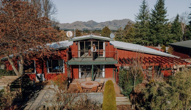 Hot Tub | Pool Table | Golf Course - HS71212 in Hanmer Springs