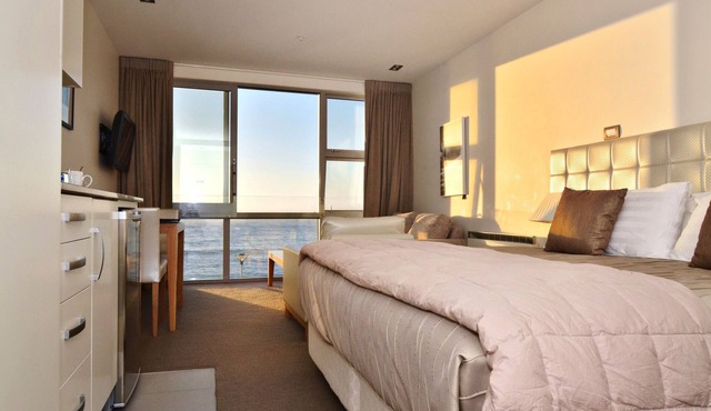 Hotel St Clair in Dunedin