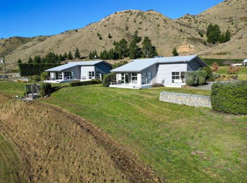 Hurunui River Retreat - Flax Cottage in Culverden