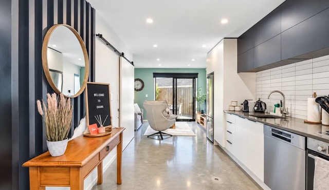 Hutt Central | Dreamcatcher Cottage 2BR in Lower Hutt