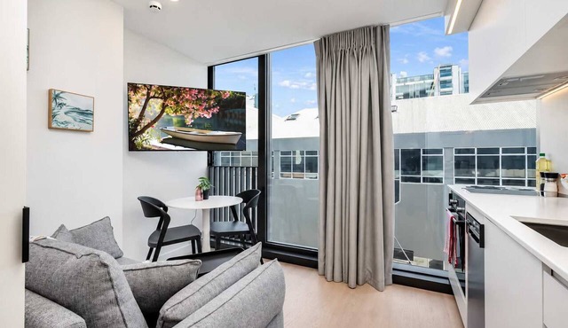 Hyde Lane 1BR | Walk to Cafes + Pool + Gym in Wellington