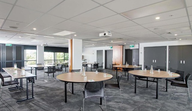 ibis Hamilton Tainui