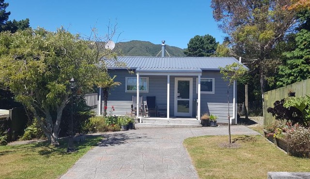 Incline Cottage in Tararua Forest Park