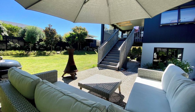 Incredible modern 5-bedroom home accessible to Ohope Beach and harbour in Ohope