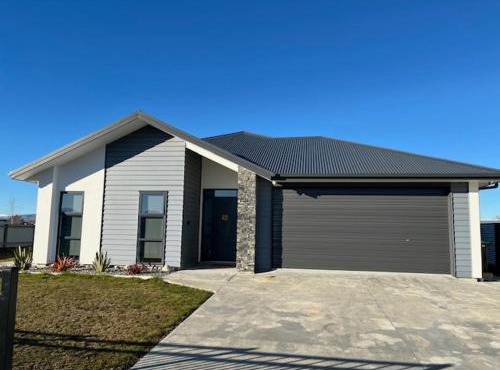 Jack Adamson Retreat in Twizel