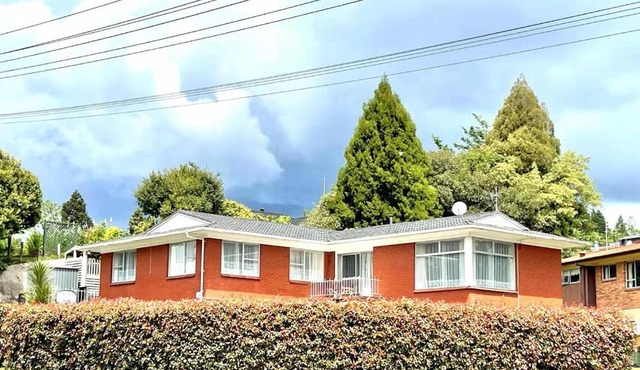 Just like your own house -Free wine in Rotorua