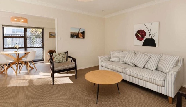 Kawaroa Park View - near CBD & coastal walkway in New Plymouth